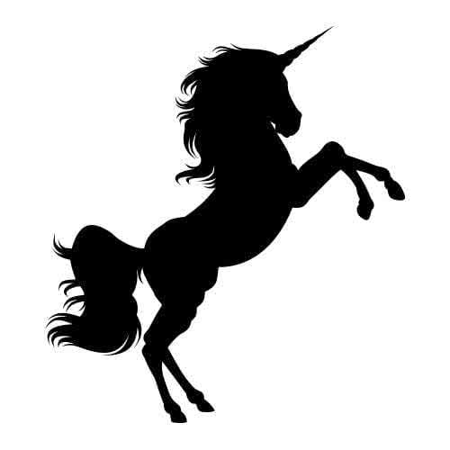 Silhouette d'une licorne majestueuse se tenant sur ses pattes arrière. La licorne a une crinière ondulée et un long corne spiralée sur le front.